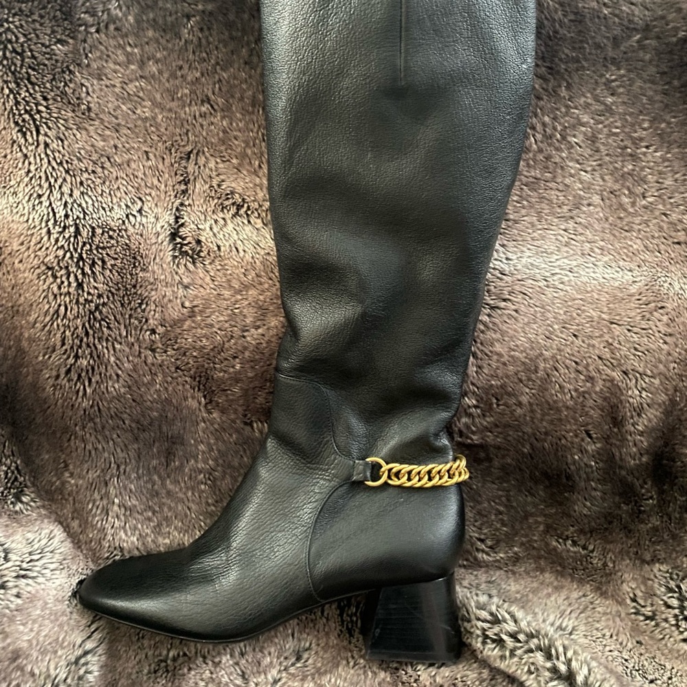 Burberry Link Detail Knee High Leather Boots - Picture 3 of 7